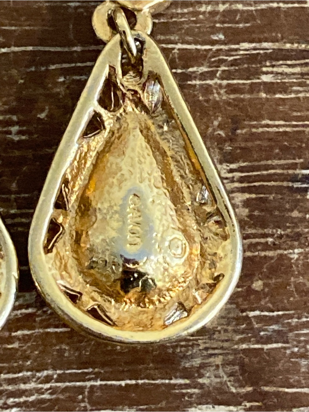 Vintage Avon Gold-Tone Teardrop Earrings with Blue Gemstone - Picture 5 of 10